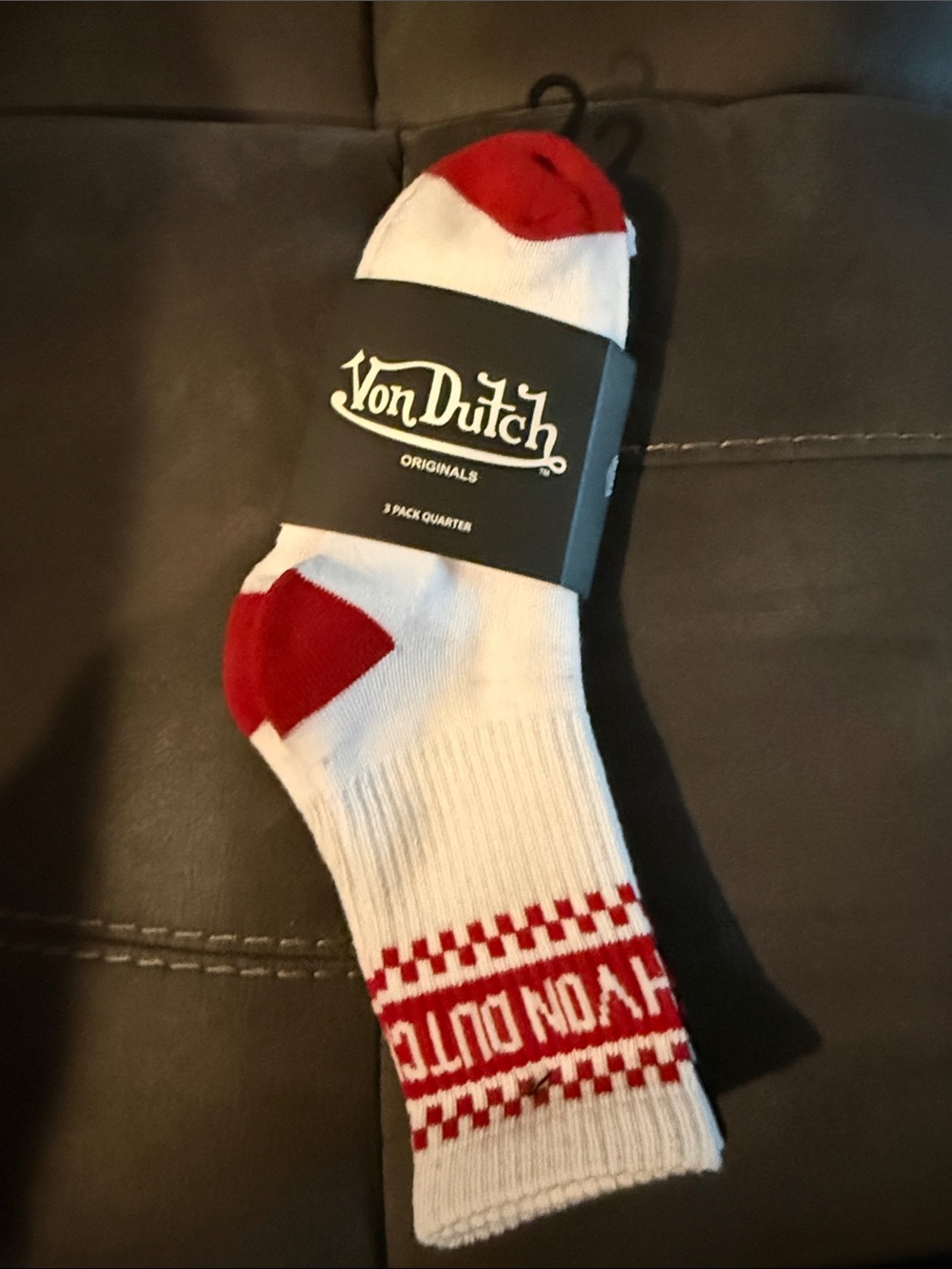 Von Dutch White and Red Quarter Athletic Socks